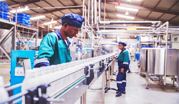 Do Minimum Wage Laws make Labor fixed or Variable?